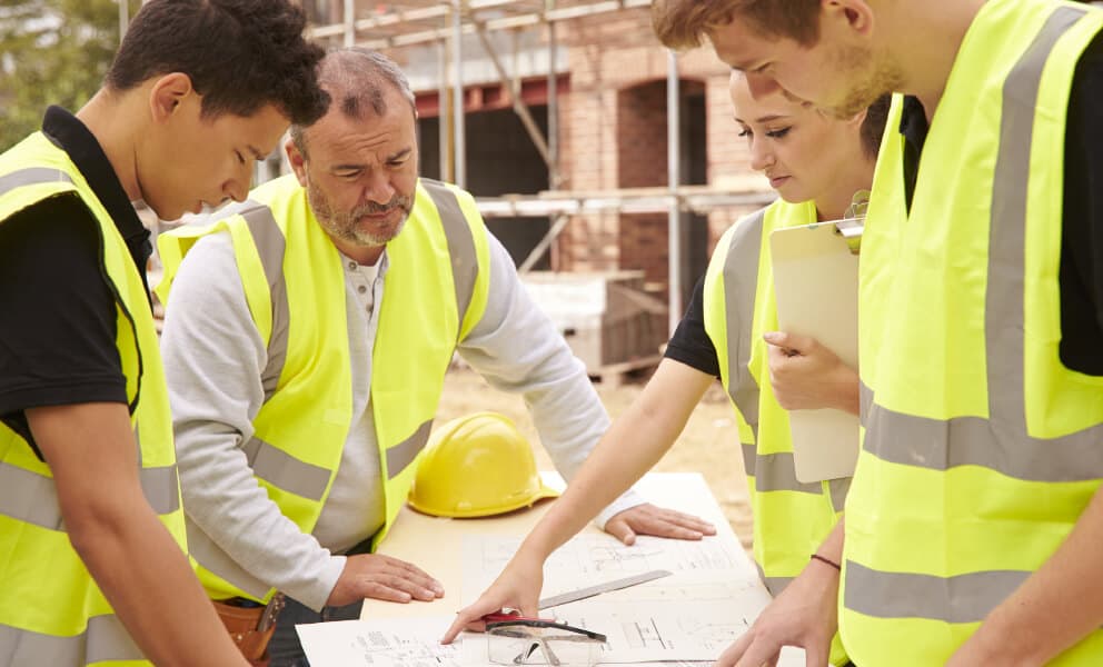 how can you become a construction trainer and assessor